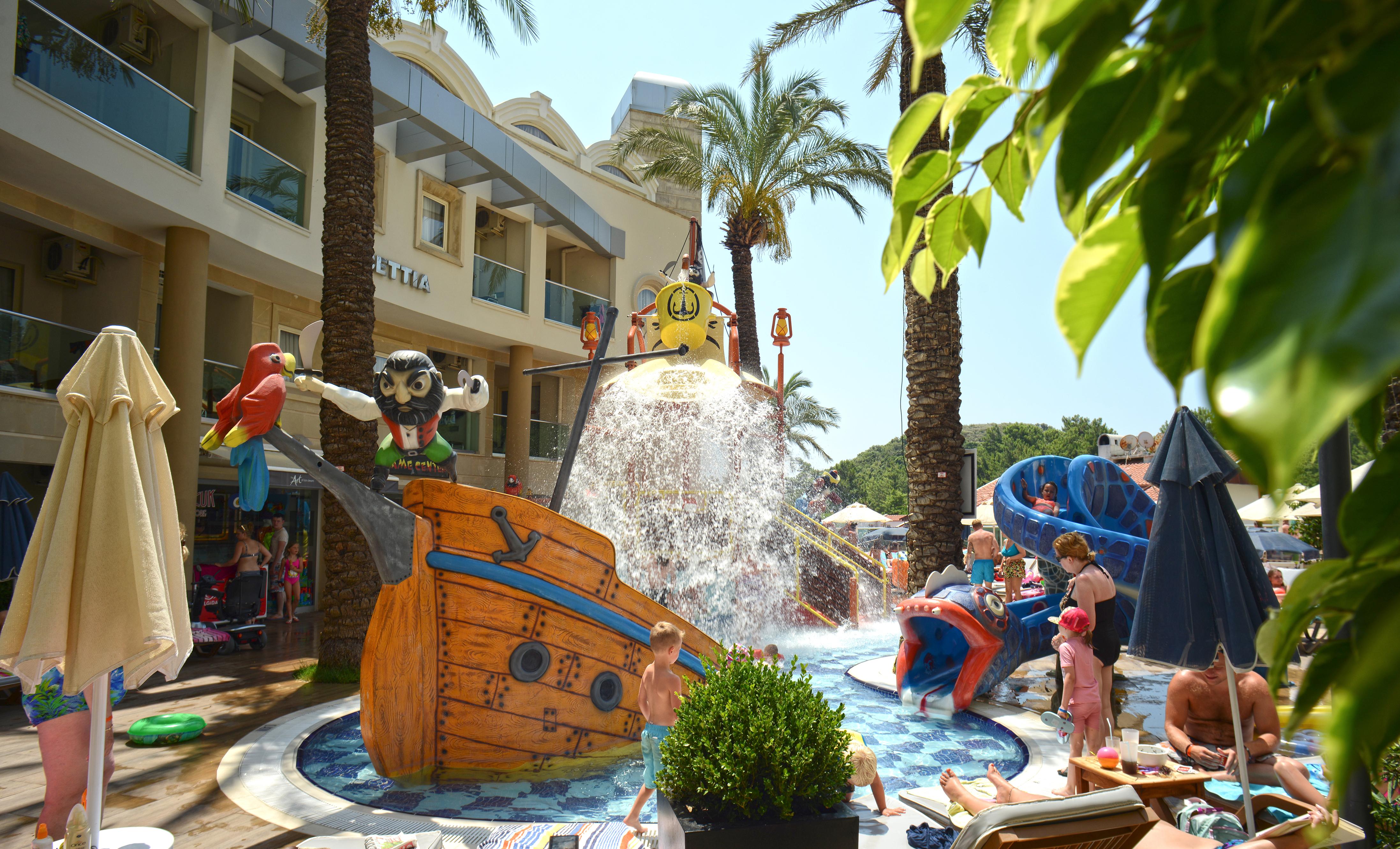 מרמריס Grand Cettia Hotel מראה חיצוני תמונה