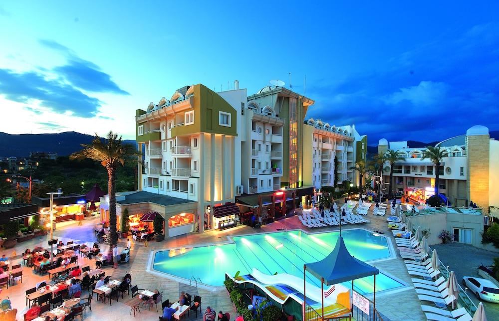 מרמריס Grand Cettia Hotel מראה חיצוני תמונה