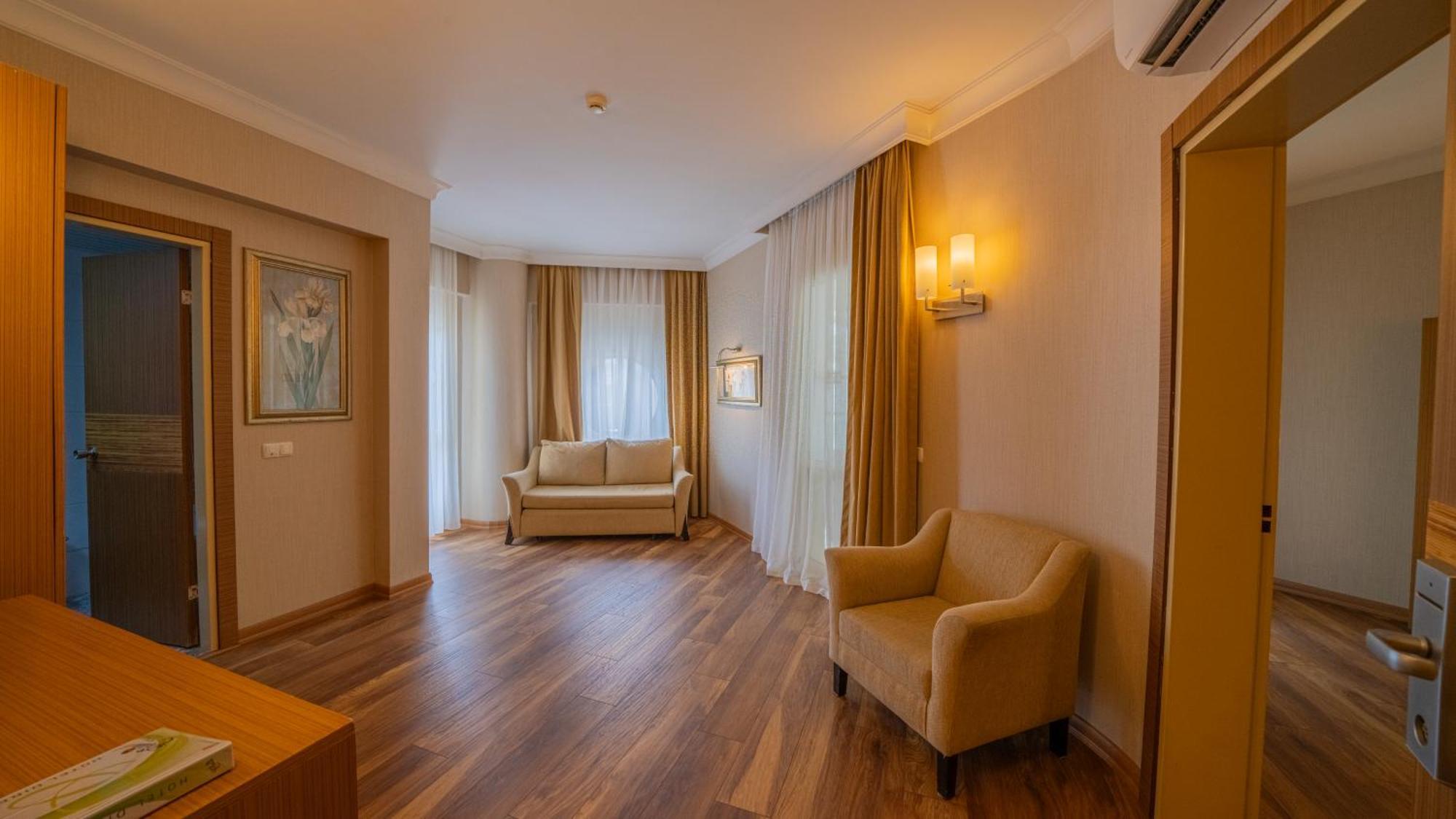 מרמריס Grand Cettia Hotel מראה חיצוני תמונה